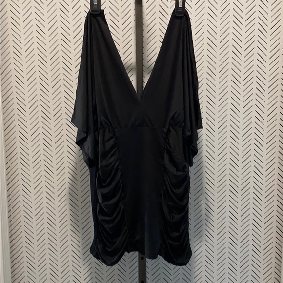 The Paragon Tops - Women’s sexy black slimming ruched top
